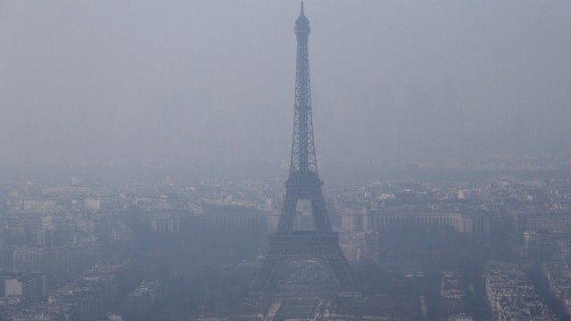 <p>
	Забраната има за цел да намали смога в града. Снимка: Ройтерс</p>
