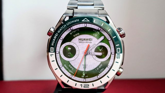 Huawei Watch Ultimate. Снимка: Елена Кирилова/Investor Media Group