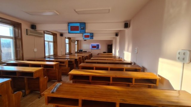 Емблематична зала на СУ „Св. Климент Охридски“ беше обновена по проекта SCHOLARNET