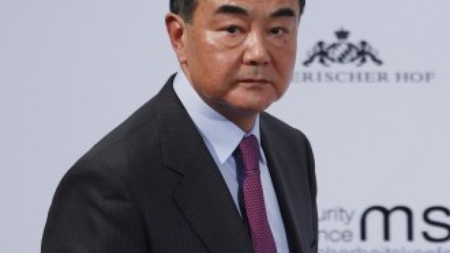 <p>
	Китайският външен министър Ван И.&nbsp;<em>Снимка: Michaela Handrek-Rehle/Bloomberg</em></p>
