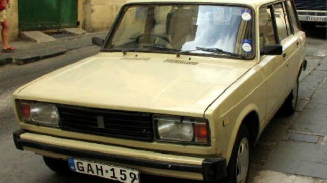 <p>
	Подобна Лада се продава в САЩ за 30 000 долара.Снимка: Wikimedia, <a href="http://creativecommons.org/" target="_blank"><em>Лиценз: Creative Commons</em></a></p>
