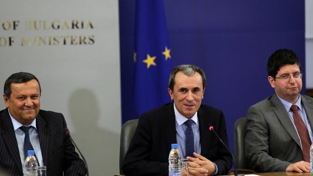 <p>
	<em>За облекчаване на регулаторните режими за бизнеса и намаляване на административните такси мисли кабинетът &bdquo;Орешарски&ldquo;.</em>&nbsp; Снимка: БТА</p>
