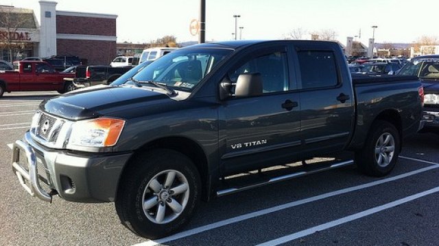 <p>
	Nissan Titan.<em> Снимка:&nbsp;</em><em>DiamondBack Truck Covers by Flickr,&nbsp;</em><em>лиценз:&nbsp;</em><strong><a href="http://creativecommons.org/licenses/by-sa/2.0/deed.en" target="_blank"><em>Creative Commons</em></a></strong></p>
