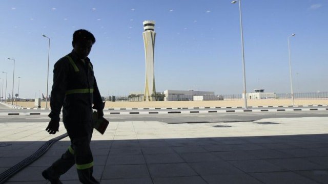 <p>
	Пътническият терминал на Al Maktoum International ще бъде открит в края на октомври. <em>Снимка: Ройтерс</em></p>

