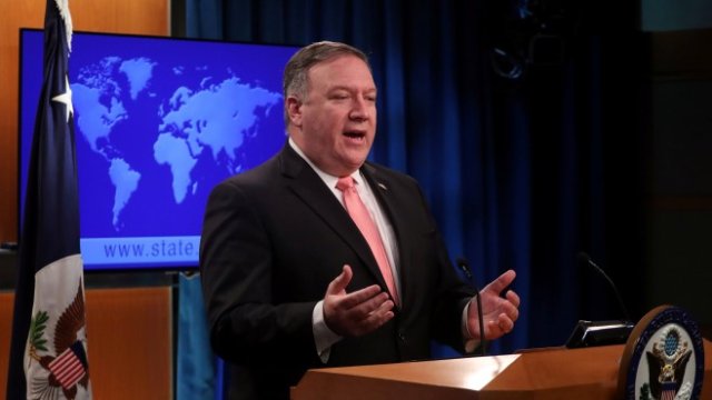 <p>
	Американският държавен секретар Майк Помпейо по време на брифинга си. <em>Снимка: Ройтерс</em></p>
