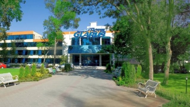 <p>
	<em>Хотел &quot;Гларус&quot; в Слънчев бряг. Снимка: Синергон</em></p>
