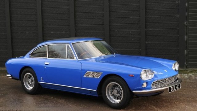 <p>
	Синьото&nbsp;Ferrari на Джон Ленън.<em> Снимка:&nbsp;Bonhams</em></p>
