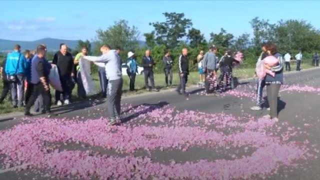 <p>
	Протест на фермери от Казанлъшко, 22 май 2018 г. <em>Източник: Bulgaria ON AIR</em></p>
