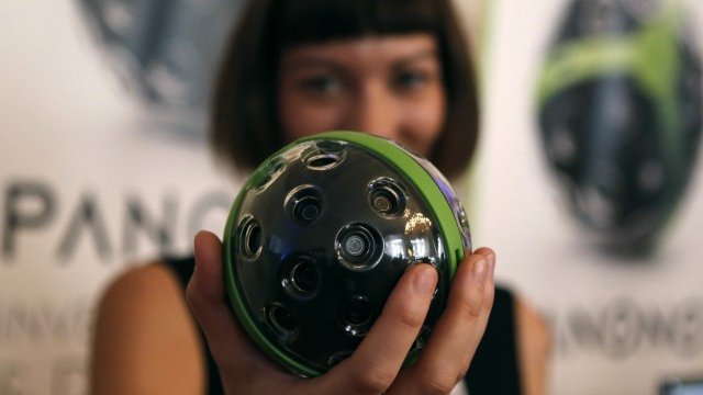 <p>
	Новото споразумение сега вече покрива полупроводници, медицински устройства, GPS устройства и други по-нови продукти.&nbsp;<em>Снимка: Ройтерс</em></p>
