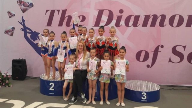 <p>
	<em>Снимка: Страницата на Българска федерация по художествена гимнастика във&nbsp;</em><em>фейсбук&nbsp;</em></p>
