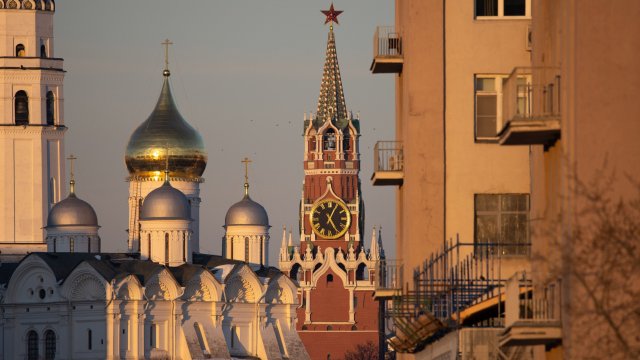 Изглед към Спаската кула в Кремъл, Москва. Снимка: Bloomberg L.P.