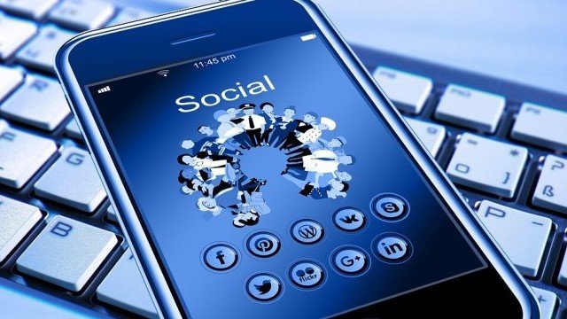 Само 20% от хората с достъп до интернет в България пазаруват онлайн