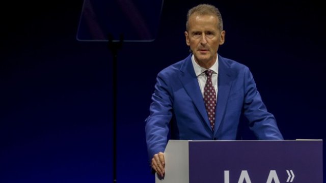 <p>
	Херберт Дийс, ръководител на Volkswagen Group. <em>Снимка: Bloomberg L.P.</em></p>
