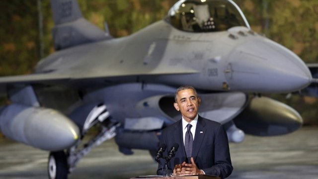 <p>
	Обама в началните часове на визитата си в Европа. <em>Снимка: Ройтерс</em></p>
