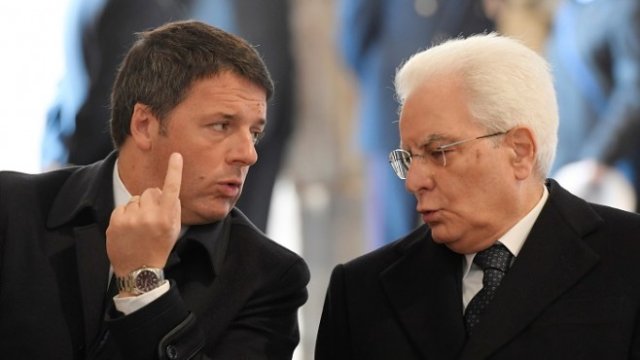 <p>
	<em>Премиерът на Италия Матео Ренци (вляво) и президентът Серджо Матарела. Кадърът е от края на ноември. Снимка: Архив Ройтерс</em></p>
