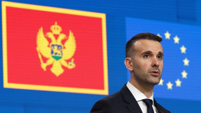 Премиерът на Черна гора Милойко Спаич на конференция за присъединяването на Черна гора към ЕС, 17 март 2026 г. Снимка: БГНЕС/EPA/OLIVIER MATTHYS