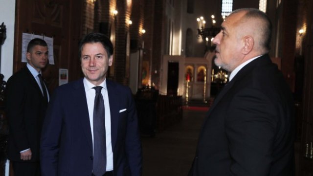 <p>
	Италианският премеир Джузепе Конте (вляво) и българският министър-председател Бойко Борисов (вдясно). <em>Снимка: Министерски съвет</em></p>
