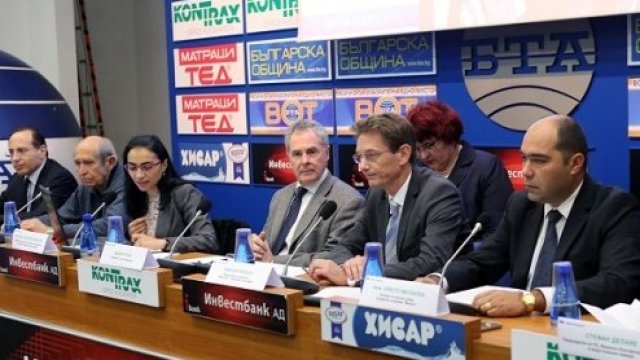 <p>
	От &bdquo;Монтюпе&ldquo; изразиха и недоумение, че месец след замърсяването все още не е установен истинският замърсител на въздуха в Русе. <em>Снимка: БТА</em></p>
