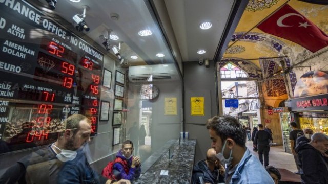 <p>
	<em>Снимка:&nbsp;Moe Zoyari/Bloomberg</em></p>
