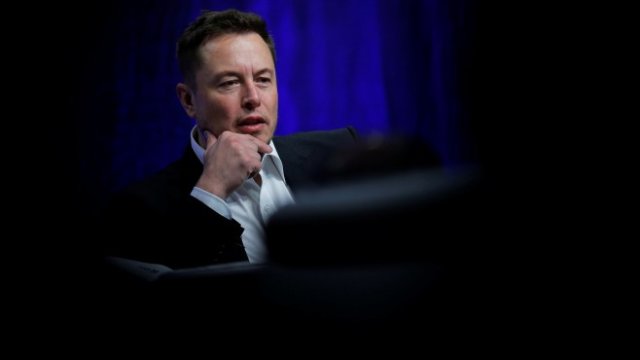 <p>
	Илон Мъск, главен изпълнителен директор на Tesla и SpaceX. <em>Снимка: Ройтерс</em></p>
