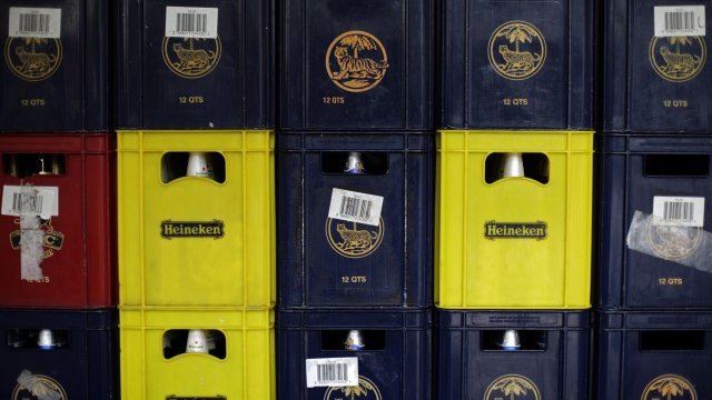 <p style="text-align: justify;">
	Трансакцията с Crown Holdings трябва да бъде финализирана до края на годината. <em>Снимка: Ройтерс</em></p>
