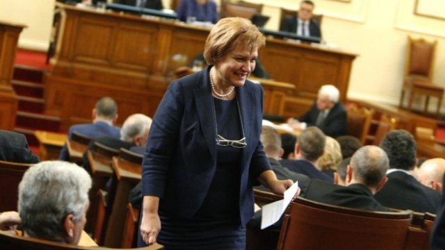 <p>
	Председателят на парламентарната Комисия по бюджет и финанси Менда Стоянова.&nbsp;<em>Снимка: Олег Попов, Investor Media Group</em></p>
