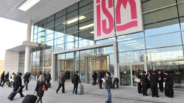 <p>
	Входът на изложението. <em>Снимка: www.ism-cologne.com</em></p>
