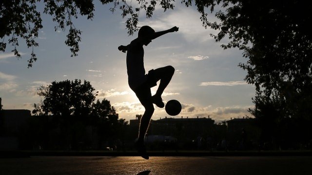 <p>
	46-годишният Галицкий създава ФК Краснодар през 2008 г. и оттогава е вложил повече от 250 млн. долара във футбол. <em>Снимка: архив Ройтерс</em></p>
