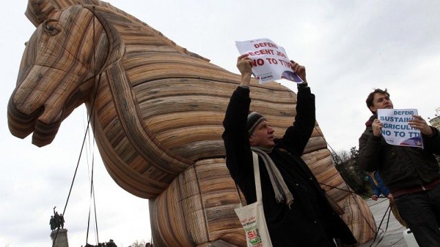 <p>
	Протест срещу ТПТИ в София. <em>Снимка: архив, БТА</em></p>
