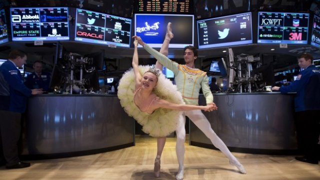 <p>
	Реално ли е това, което се случва на&nbsp;Wall Street? <em>Снимка: Ройтерс</em></p>
