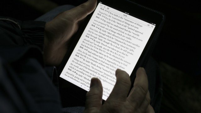 <p>
	Лесно преносимите таблети все повече застрашават бъдещето на персоналните компютри. <em>Снимка: Ройтерс</em></p>
