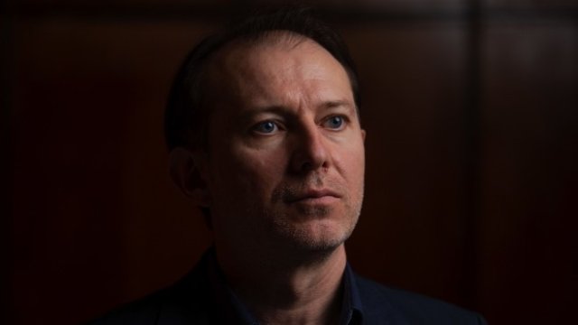 <p>
	Премиерът Флорин Къцу. <em>Снимка: Bloomberg LP</em></p>
