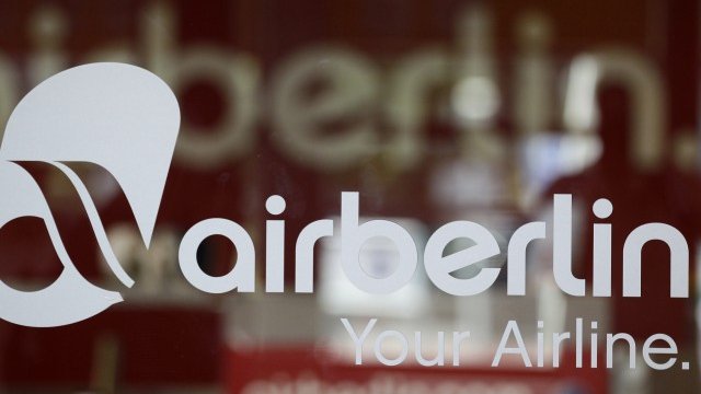 <p>
	Берлин търси начини&nbsp;Air Berlin да остане в германски ръце. <em>Снимка: Ройтерс</em></p>
