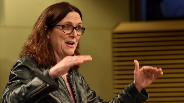 <p>
	Сесилия Малмстрьом <em>Снимка: Ройтерс</em></p>
