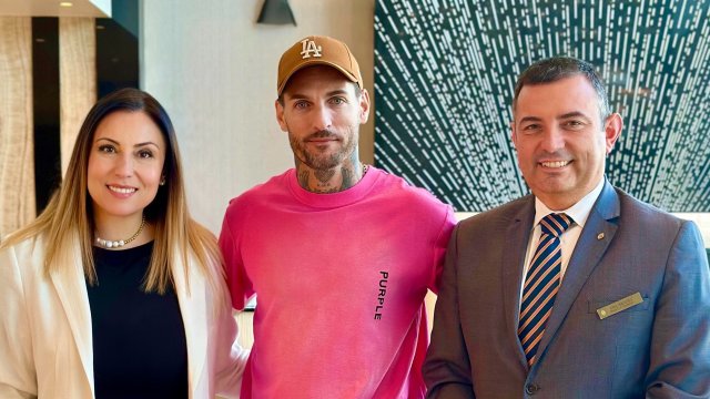 Кирил Радоев - Оперативен директор на InterContinental Sofia, Даниеле Ломбардо - главен дизайнер на бранда Just Cavalli, и Виолета Милушева - Директор Продажби и Маркетинг на InterContinental Sofia. Снимка: InterContinental Sofia