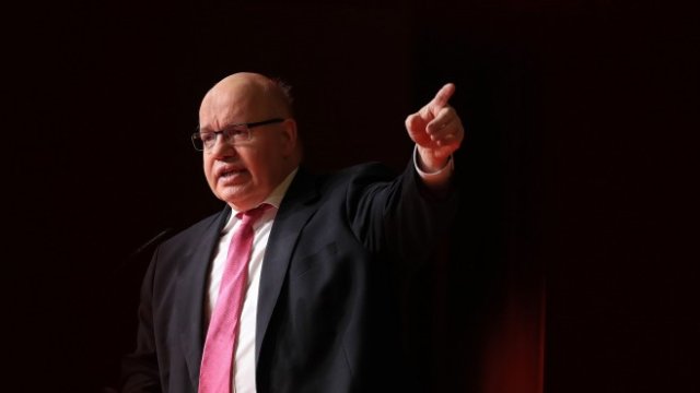 <p>
	Икономическият министър на Германия Петер Алтмайер. <em>Снимка: Krisztian Bocsi/Bloomberg</em></p>
