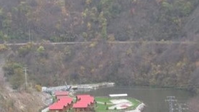 <p>
	Централата край Церово. <em>Снимка: Wikipedia</em></p>
