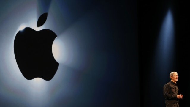 <p style="text-align: justify;">
	Технологичната компания е похарчила 17 млрд. долара през третото тримесечие.&nbsp;<em>Снимка: Ройтерс</em></p>
