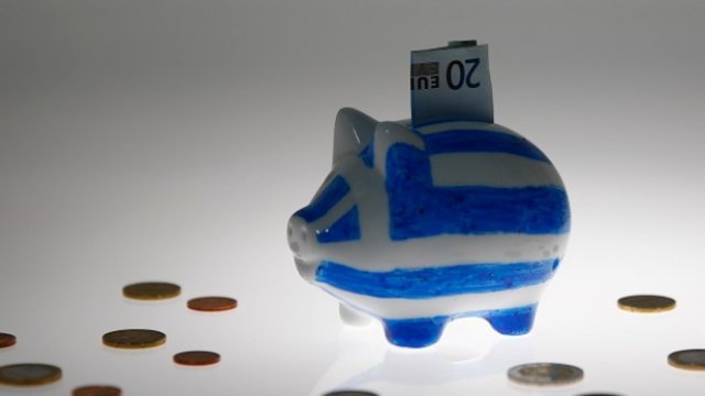 <p>
	Скоро може да се заговори за четвърти спасителен пакет. <em>Снимка: архив Ройтерс</em></p>
