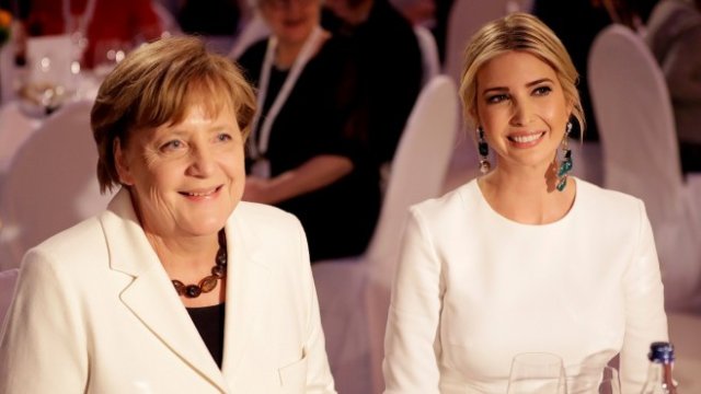 <p>
	Ангела Меркел и Иванка Тръмп. <em>Снимка: Архив Ройтерс</em></p>
