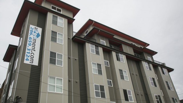 <p>
	Обитаваните от наематели жилища в САЩ са се увеличили с 1,2 млн. през дванайсетте месеца до края на септември. <em>Снимка: архив, Ройтерс</em></p>
