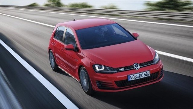<p>
	VW Golf GTD.<em> Снимка: Volkswagen </em></p>

