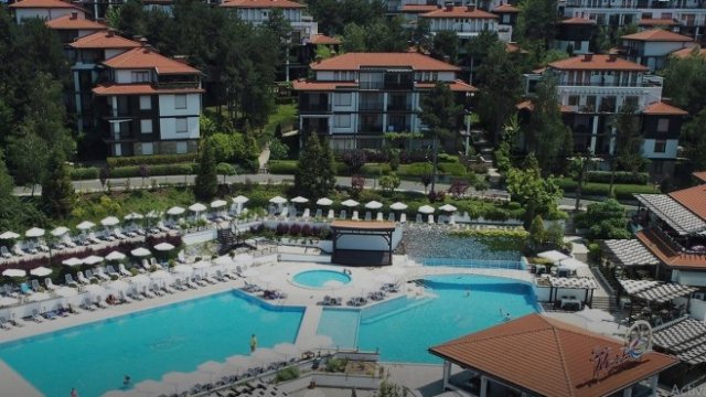 <p>
	<em>Ваканционно селище &quot;Санта Марина&quot;.&nbsp;Снимка: santamarina.bg</em></p>
