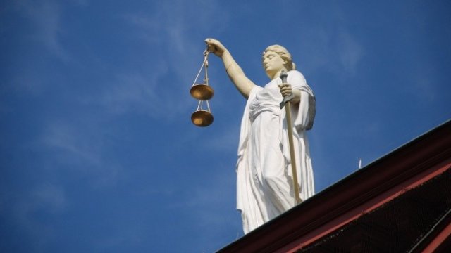 Ще се запази ли духът на Конституцията с предложените промени?