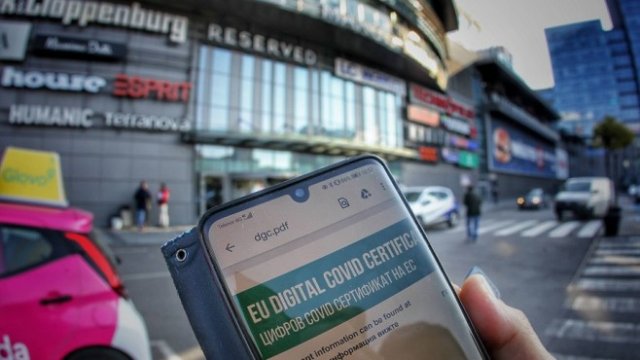 Магазини за нехранителни стоки с 30% спад на приходите заради сертификата