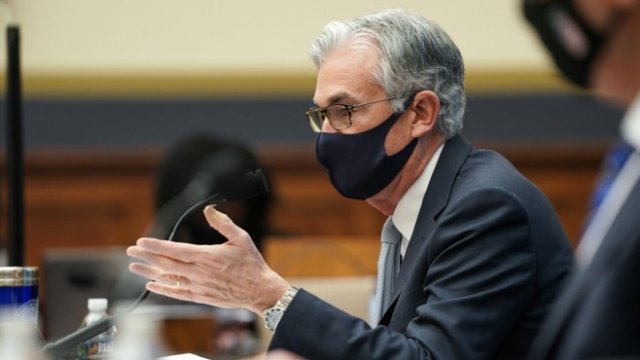 <p>
	Джером Пауъл, председател на Американския федерален резерв, по време на изслушване в комисията по финансови услуги в Конгреса във Вашингтон, САЩ.<em> Снимка: Greg Nash/The Hill/Bloomberg</em></p>
