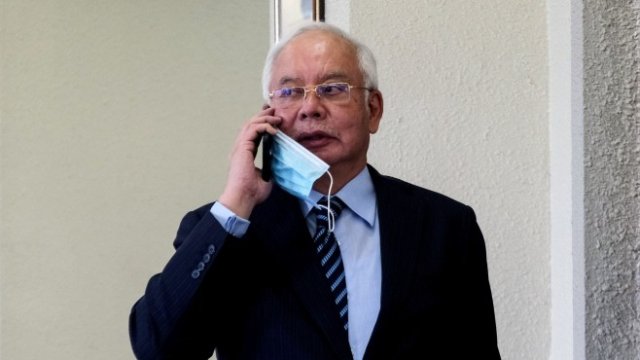 <p>
	Бившият президент на Малайзия Наджиб Разак в съда. <em>Снимка: Bloomberg</em></p>
