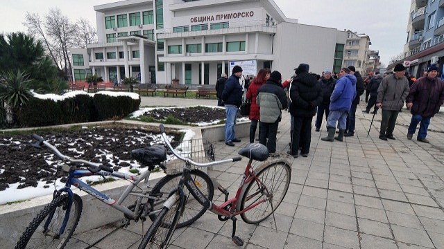 <p>
	<em>Планове за изграждане на рибовъдна ферма разгневиха жителите на Приморско</em>. Снимка: БТА</p>
