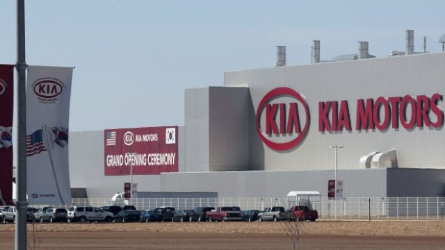 <p>
	&nbsp;KIA откри завода си в Джорджия през 2010 г. <em>Снимка: Dave Martin/Bloomberg</em></p>
