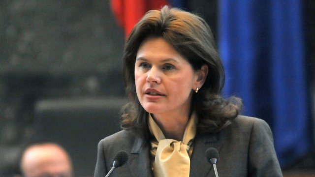 <p>
	Премиерът Братушек смята, че е уместно приемането на бюджета да се обвърже с вот на доверие. <em>Снимка: архив Ройтерс</em></p>
